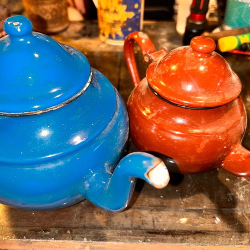 Enamel teapots used from the 60s, in very good condition