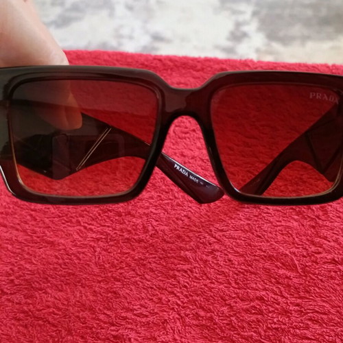 Women's PR 17WS sunglasses like new, brown tortoise with brown degrade lenses
