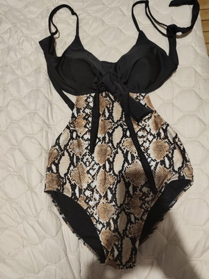 One-piece swimsuit with snake print new with tags Grazie Donna size 46-48