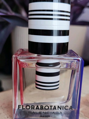 Άρωμα Balenciaga Florabotanica Eau de Parfum 30ml σαν καινούργιο
