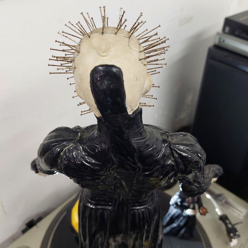 Hellraiser Pinhead collector's set 47cm vinyl and 18cm NECA figure like new