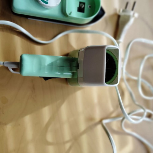 Mini iron-hair dryer 2 in 1 like new for travel and tourism