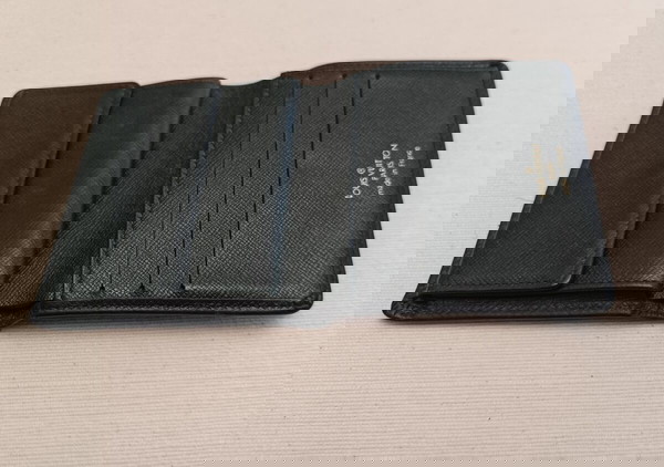 louis vuitton taiga leather πορτοφόλι ανδρικό vintage