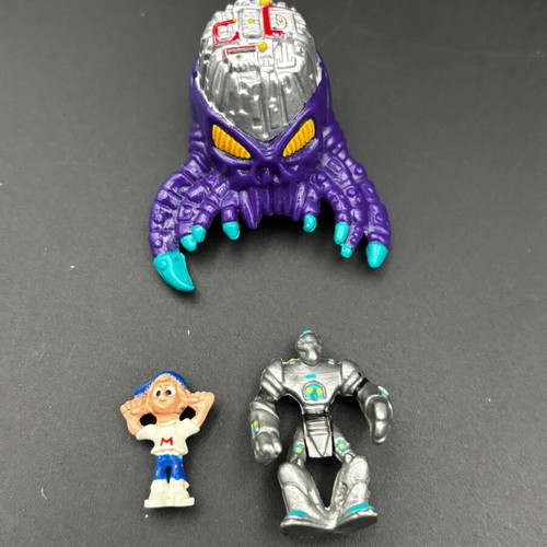 Mighty Max Horror Head Against Robot Droid Invader playset like new