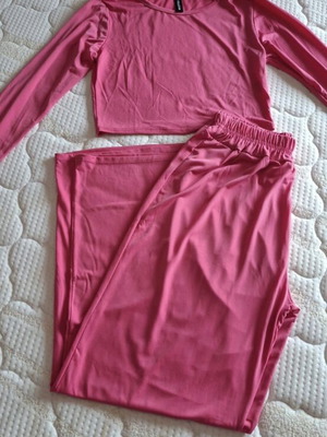 Wide-leg pants and crop top set, pink, new