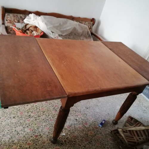 Τραπέζι τετράγωνο μεταχειρισμένο 102cm x 102cm