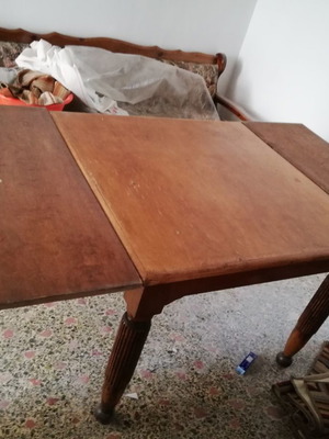 Τραπέζι τετράγωνο μεταχειρισμένο 102cm x 102cm