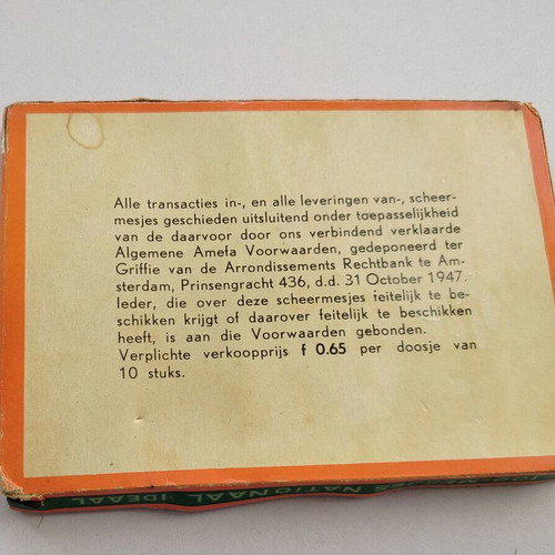 Box with 10 used sealed NATIONAAL IDEAAL razor blade packs