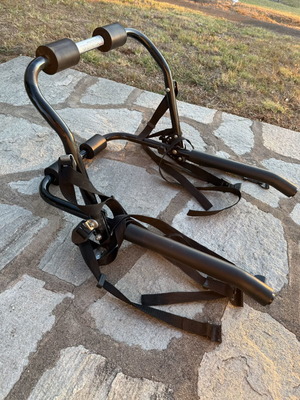 Bicycle rack for car like new, holds two bikes
