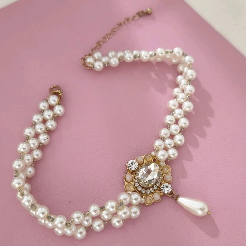 Choker necklace new with pearls