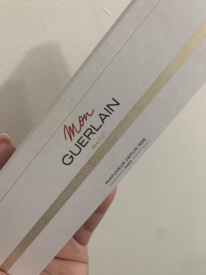 Βραχιόλι Mon Guerlain καινούργιο, χρυσαφί χρώμα με πλέξη