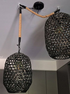 Ceiling lights like new with bulbs included