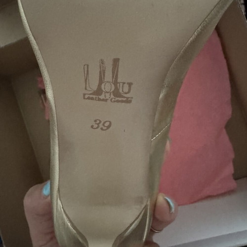 Leather heels gold bronze size 39 like new
