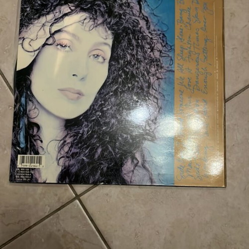 Cher vinyl like new, pop genre