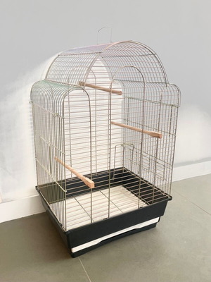 Bird cage like new, ideal for 1-2 lovebirds or budgies