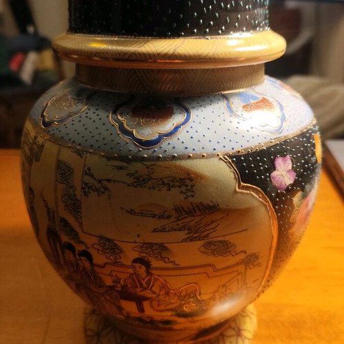 Royal Satsuma vase like new