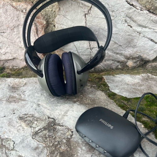 Philips SHC2000 headphones with Bluetooth transmitter like new