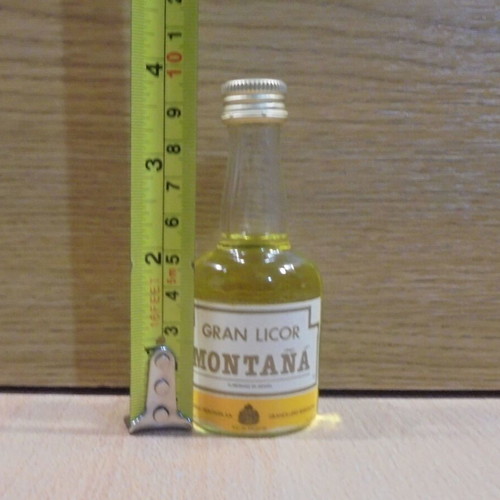Montana liqueur old miniature bottle 45ml sealed like new