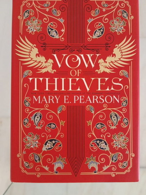 Vow of the Thieves by Mary E Pearson like new 2019 edition