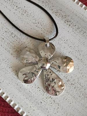 Silver necklace new