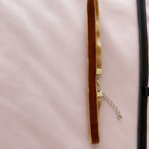 Velvet choker necklace new, brown