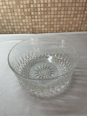 Vintage Arcoroc France Diamant Glass Bowl 20cm like new