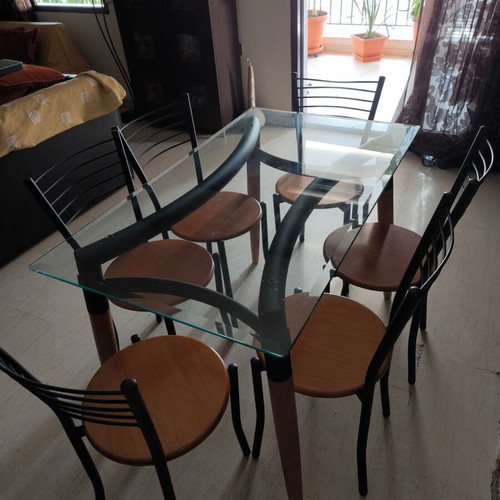 Glass dining set like new with 6 chairs