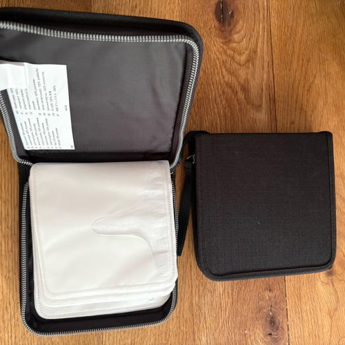 Set of 2 CD cases, 20 CD capacity each, like new, black