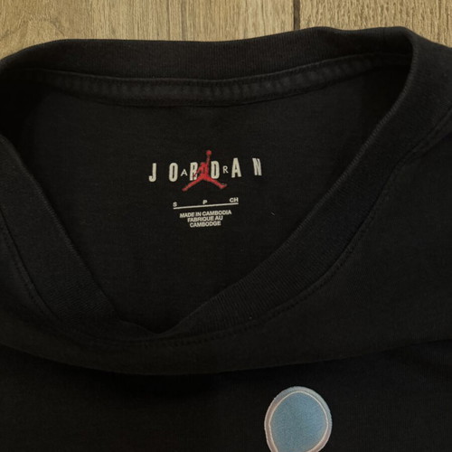 Jordan T-shirt small, like new, black