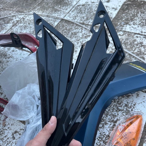 Genuine Crypton x 135 triangles used, black color