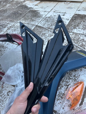Genuine Crypton x 135 triangles used, black color