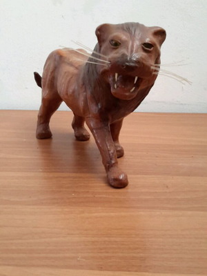 Decorative lion made of polyresin