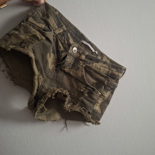 Bershka women's camouflage shorts, brown, XS