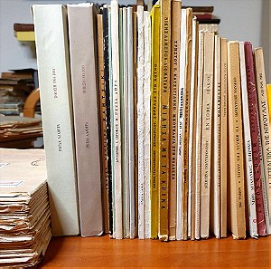 Πακέτο βιβλίων Ελλήνων ποιητών, υπογεγραμμένα  αφιερωμένα από τους συγγραφείς τους.