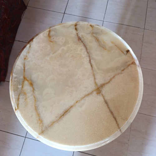 Classic style coffee table set like new, 3 pieces with marble top