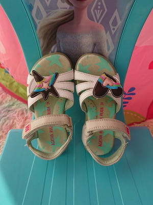 Πέδιλα Agatha Ruiz De La Prada νούμερο 24 σαν καινούργια, άσπρα, με velcro