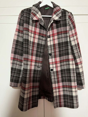 Benetton children's checked coat like new for 12 years old