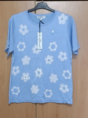 Blouse new, size M, blue with floral pattern