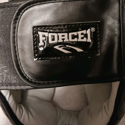 Force1 martial arts helmet like new, full face for kick boxing and boxing sparring
