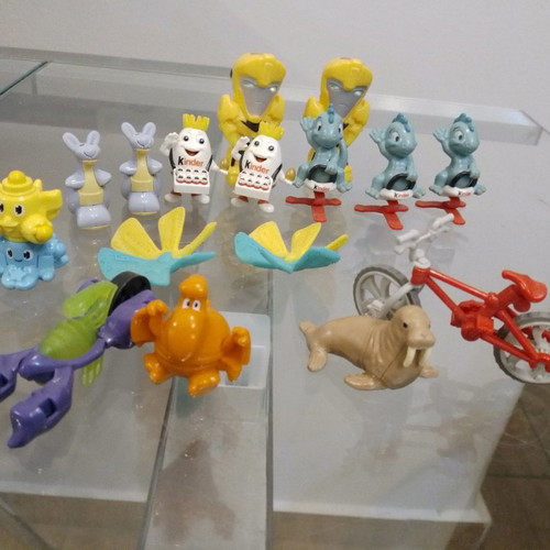 Kinder Surprise collectible 16 pieces new