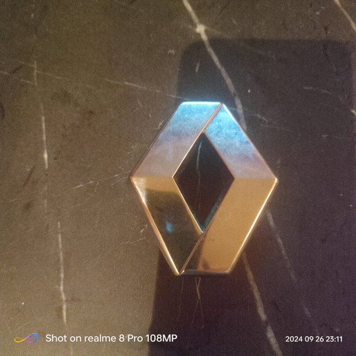 Renault Megane emblem used original