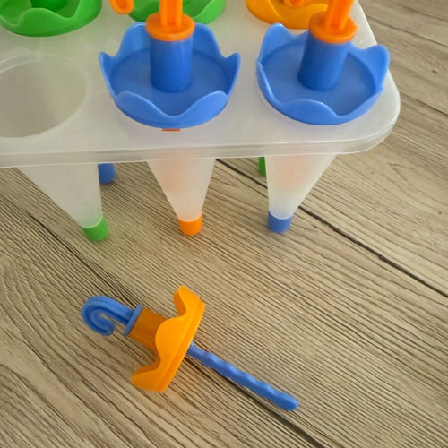 Pastry items like new, kitchen accessories