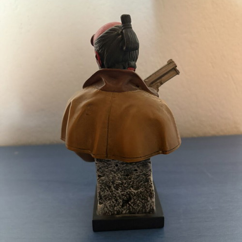 Hellboy figure like new, collectible