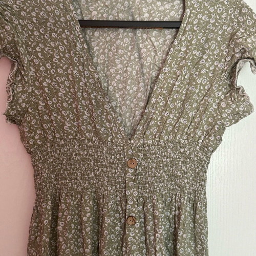Long dress like new, size M-L, green with decorative buttons