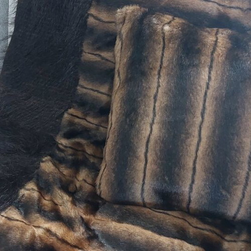 Throw with 4 pillows new, synthetic fur