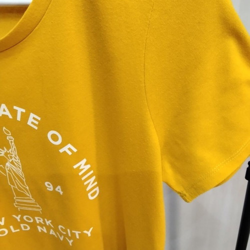 Old Navy New York City Mustard T-shirt size M like new