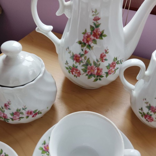 Bulgarian coffee set used from the 1980s with 5 cups and 5 saucers