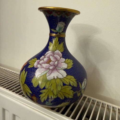 Cloisonné decorative vase like new