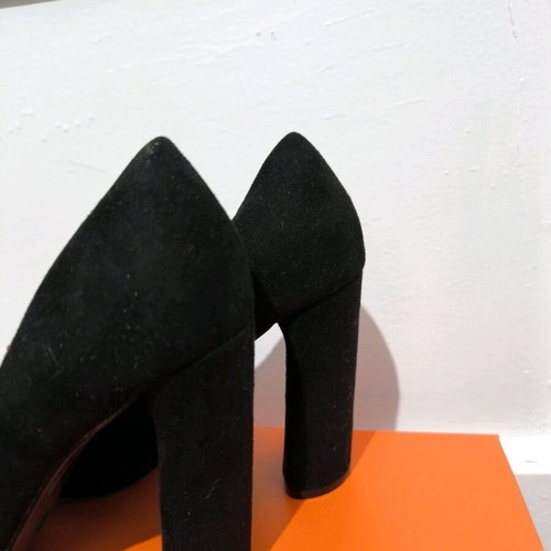 Suede black pumps size 37 like new