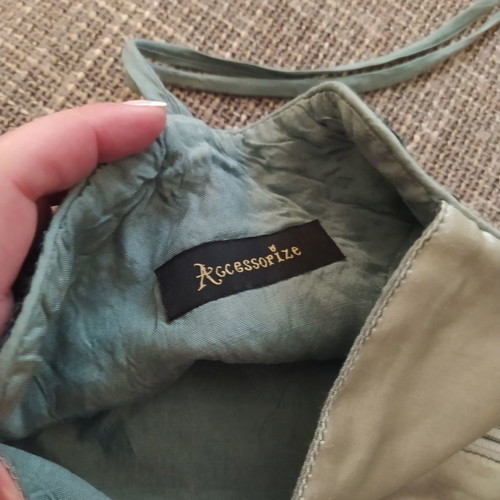 Makeup and brush bag like new